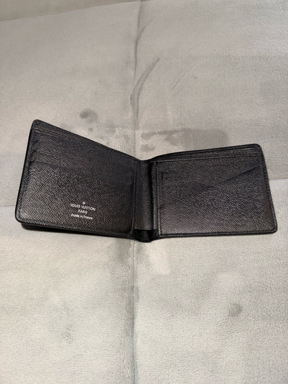 Louis Vuitton Taiga Leather Bifold Wallet – Black – Made in France - Picture 2 of 8